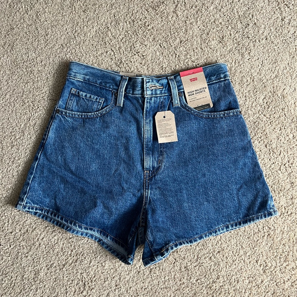 Levi’s Mom Shorts
